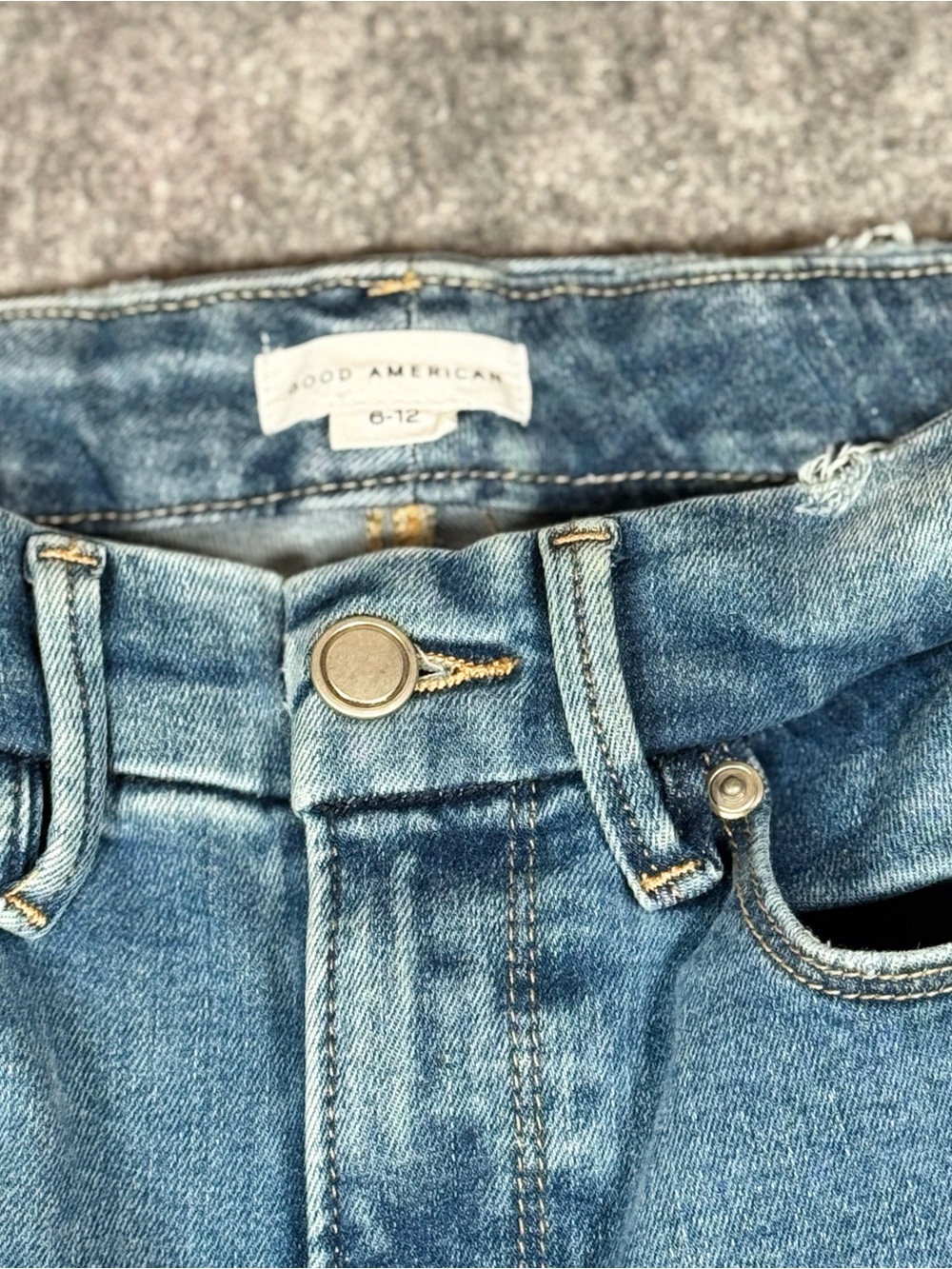 Good American Always Fits Good Legs Straight Jeans - Size 6-12, Distressed - Picture 2 of 13